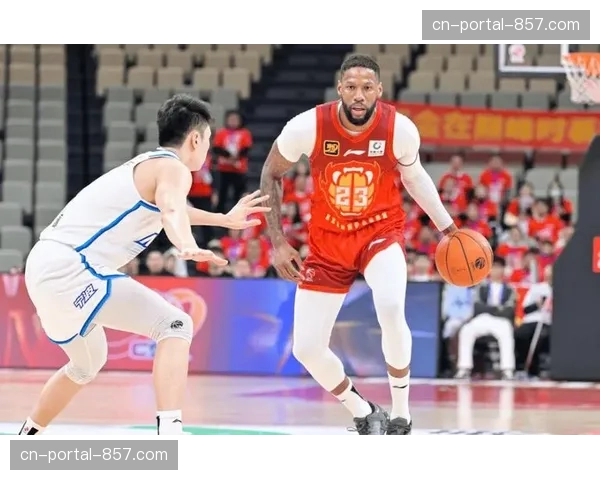 【2026年4月CBA联赛·赛中·特写特写：总决赛G4最后时刻，威姆斯与弗格对位攻防慢镜头解析