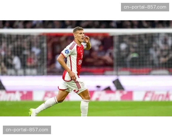 即时：柏林联合对阵波鸿，主队后卫恶意犯规被直红罚下